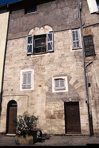 Maison médiévale n° 18, façade antérieure.