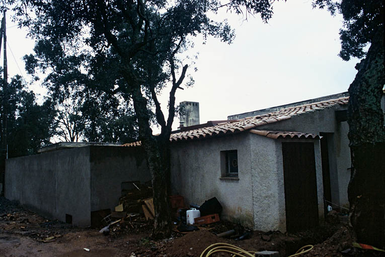 Réfection du vestiaire des dames.