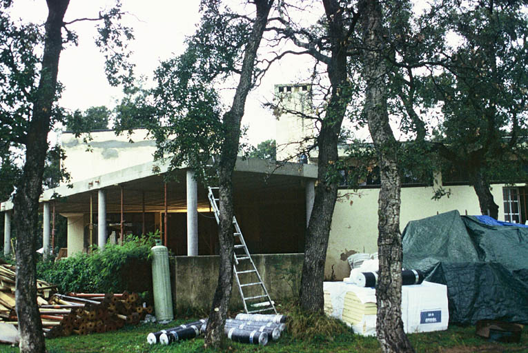 Travaux de la terrasse et vestiaire hommes.