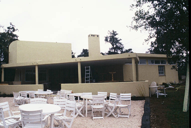 Terrasse couverte.