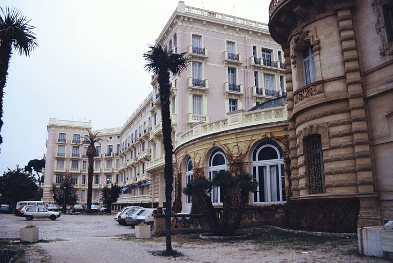 Hôtel construit par soeur Candide.