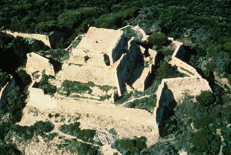 Vue aérienne depuis le sud.