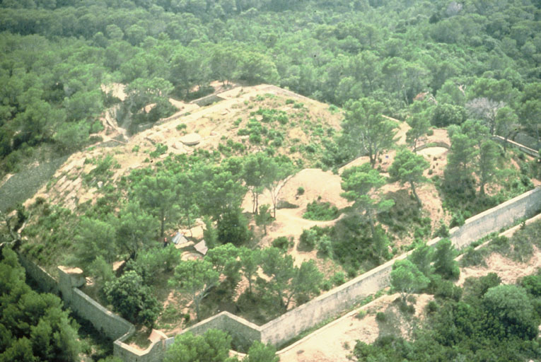 Vue aérienne depuis l'angle nord.