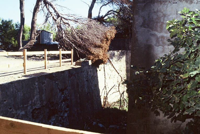 Accès, pont-levis.