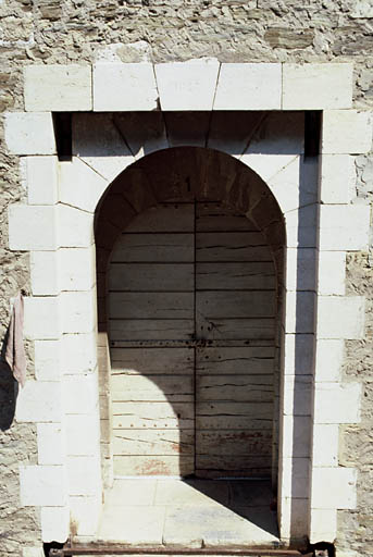 Porte d'entrée.