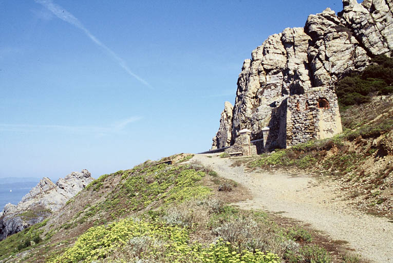 Entrée au sud-ouest.