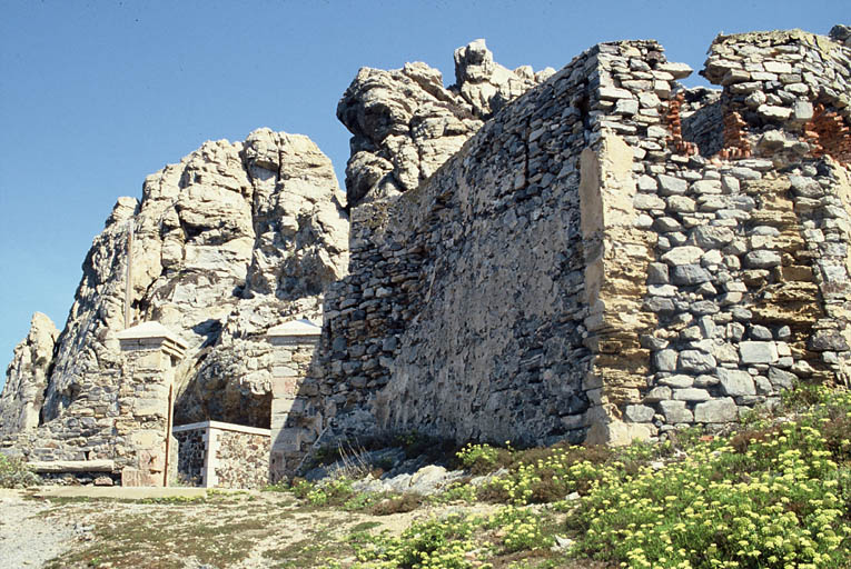 Entrée au sud-ouest.