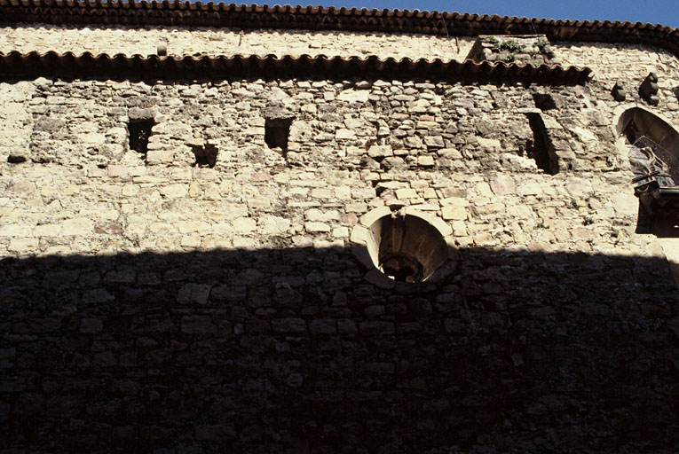 Elévation latérale occidentale au niveau des chapelles latérales.