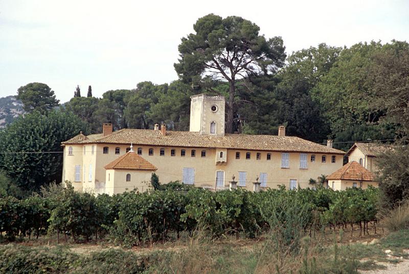 Le domaine vu du sud depuis la RD 139.