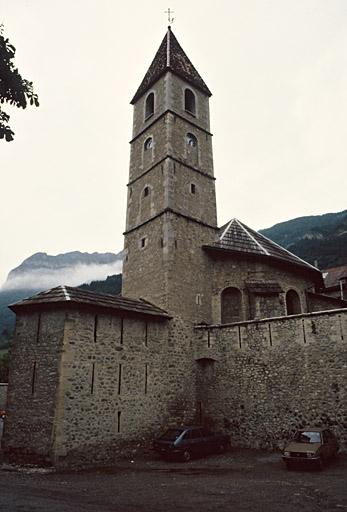 Vue générale du chevet à l'est.