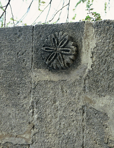 Oratoire Notre-Dame, détail sculpture.