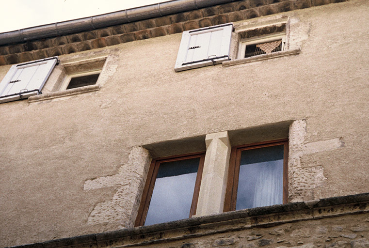 Façade sur rue, détail.