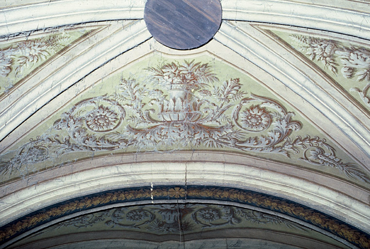 Voûte de l'ancienne chapelle, décor peint.