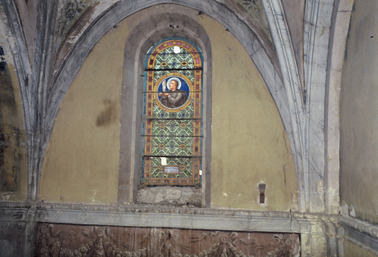 Ancienne chapelle, vitrail.