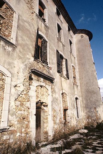 Façade sur terrasse.