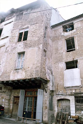 Façade sur rue.