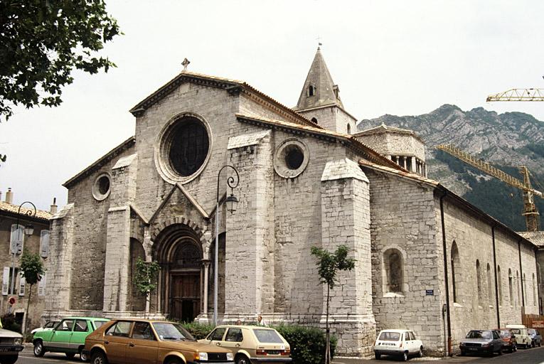 Église Notre-Dame des Pommiers, ancienne cathédrale Notre-Dame des Pommiers