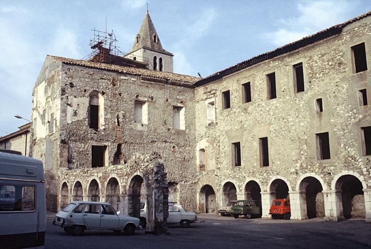 Ancien cloître.