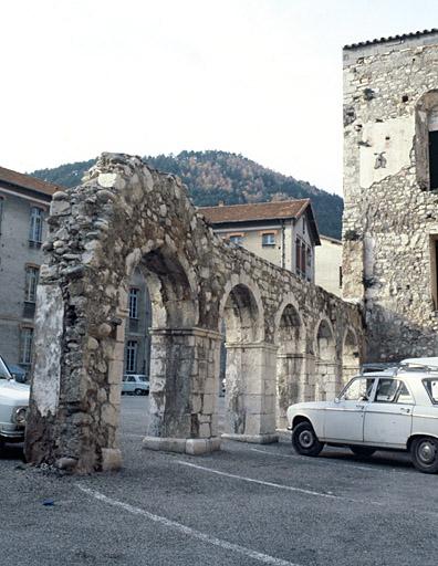 Cloître, aile sud.