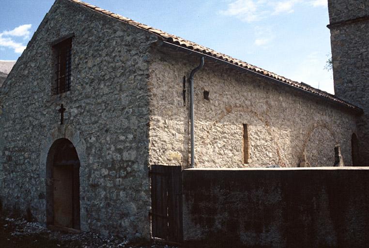 Façades principale et latérale.