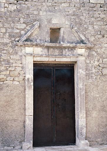 Porte de la chapelle.