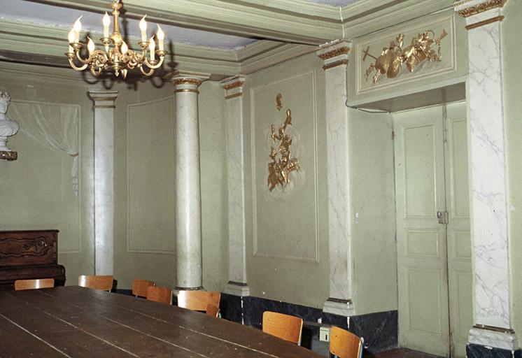 Salle d'honneur ou salle du conseil.