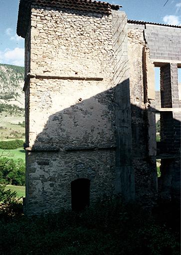 Aile ouest vue depuis l'est.