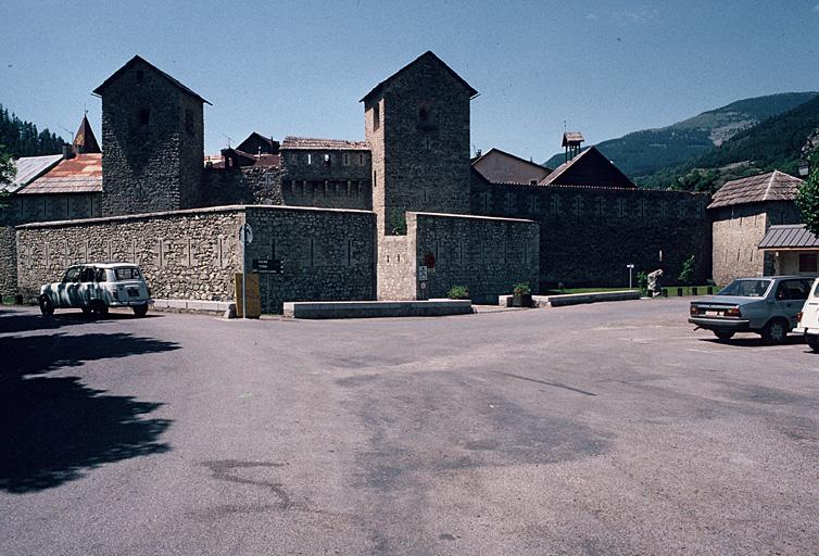 Porte de Savoie.