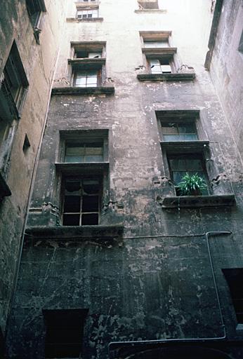 Façade sur cour.