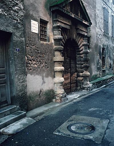 Façade sur rue, portail Saint-Félix.