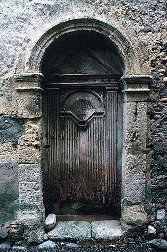 Porte sur traverse Bonne Fontaine.