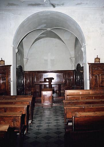 Chapelle, nef et choeur.