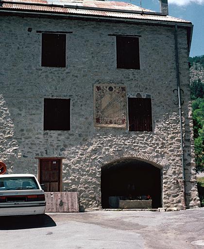 Façade, vue générale.