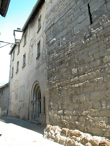 Aile nord, façade nord, de l'ouest vers l'est, porte.