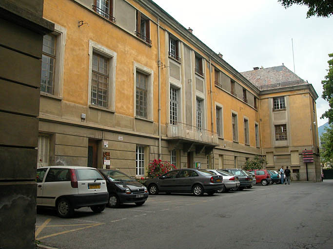 Aile sud, façade sud, pavillon est.