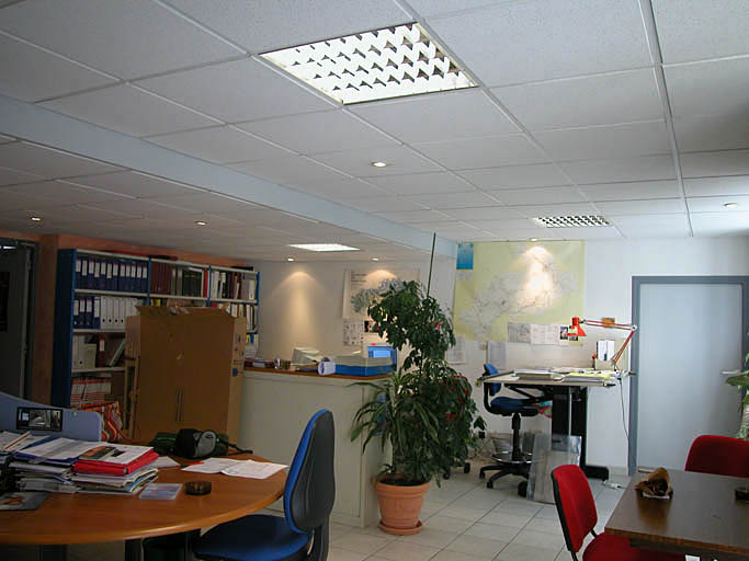 Intérieur, aile sud, rez-de-chaussée, salle sud, faux plafond.