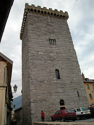 Tour brune, façade ouest.