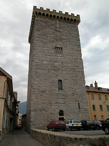 Tour brune, façade ouest.