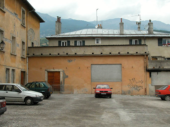 Extrémité de la façade est vue depuis le sud.