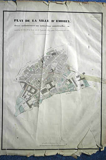 Plan de la ville d'Embrun dressé en 1842 en exécution des instructions pour l'alignement des rues, détail.