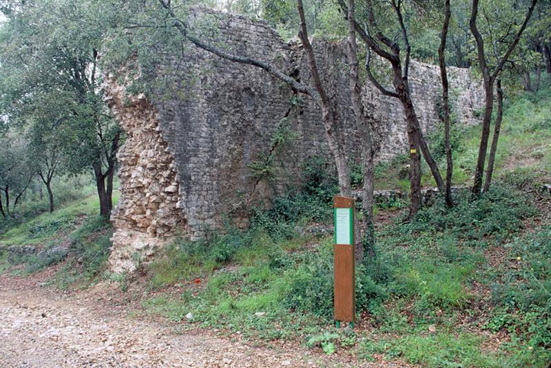 Vestiges sur la portion Antibes-Vallauris.