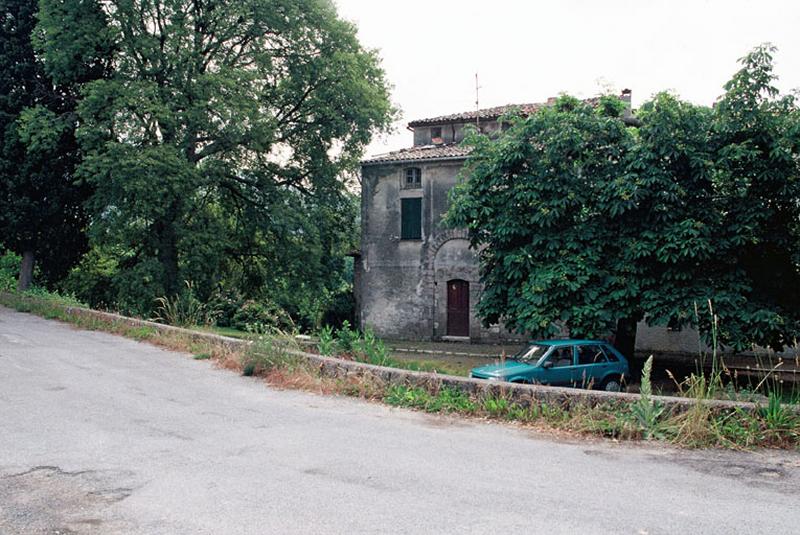 Vue générale, façade latérale.