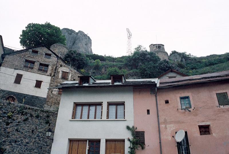 Vue depuis la place du village.