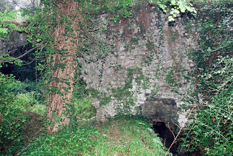 Portion Valbonne-Vallauris, vallon du Fuguereit, percement contemporain pour canal.