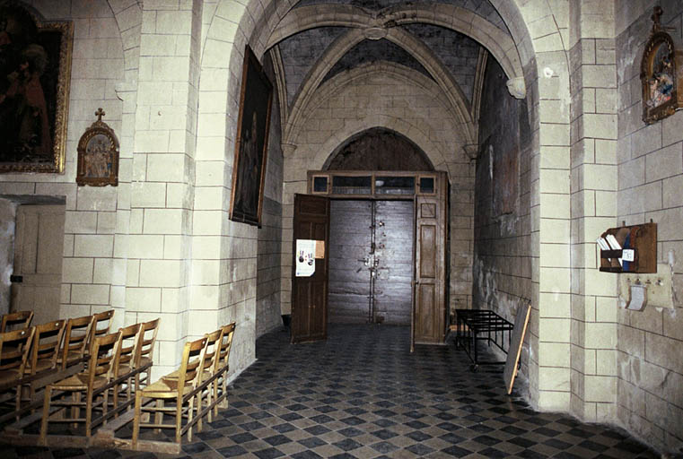 Dernière travée vers le narthex.