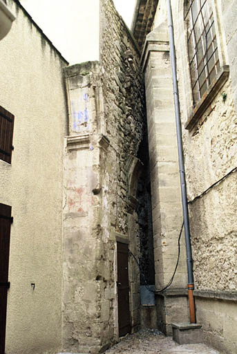 Arcade de l'ancienne église.