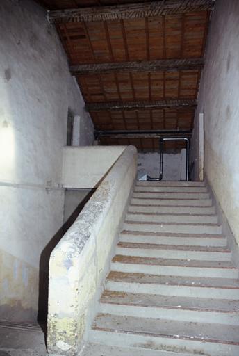 Bâtiment F, escalier.