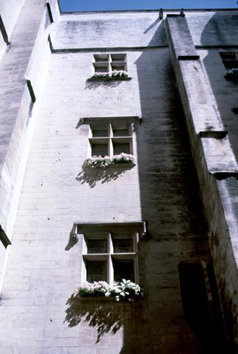 Cour intérieure, façade.