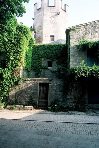 Vue générale, tour d'escalier.