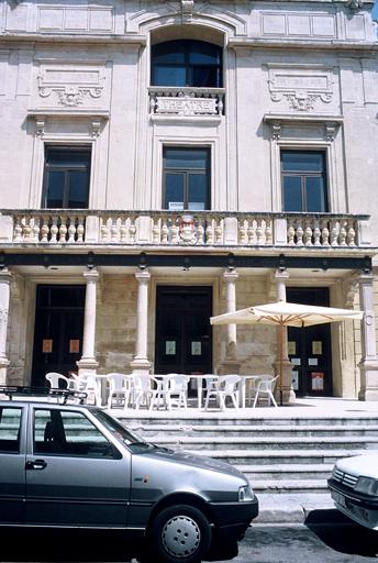 Façade principale.